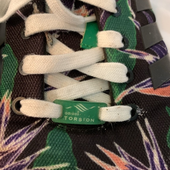 Men’s size 13, Adidas torsion good condition black orange - Picture 5 of 7